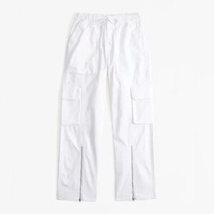 Abercrombie & Fitch High Rise Baggy Cargo Pants in White- L short